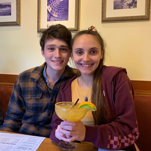 Meet your Posher, Michayla - Picture 1 of 1